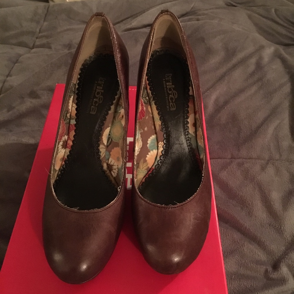 TriBeCa by Kenneth Cole 4 inch heels size 7.5